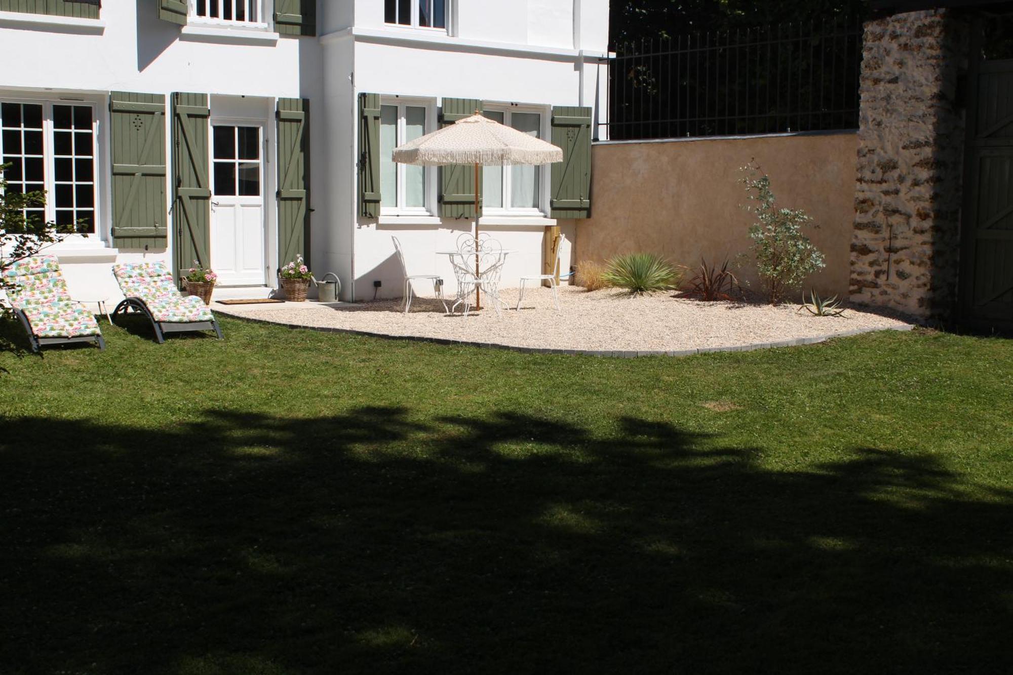 Logement De Charme & Acces Boutique Brocante Bed & Breakfast Houlbec-Cocherel Exterior photo